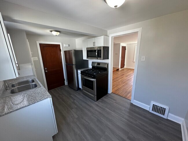 Foto del edificio - 247 Hancock Ave