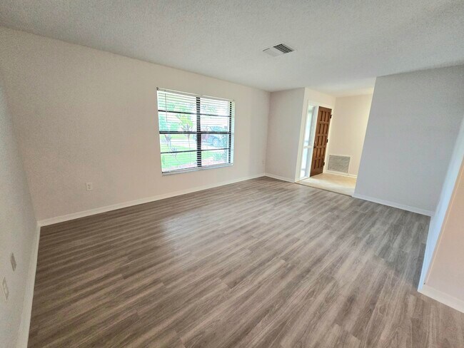 Building Photo - 281 Sandy Run