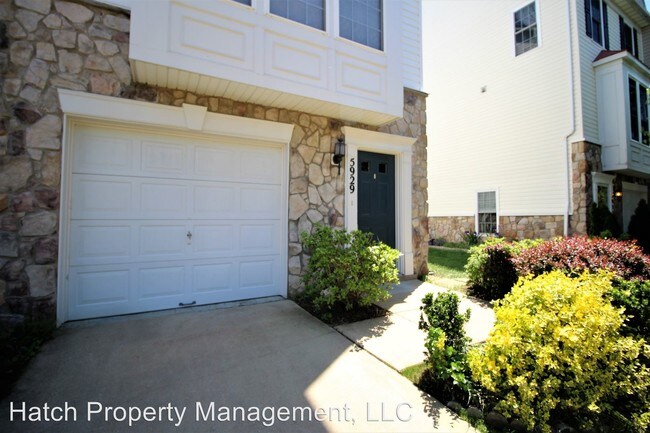 Building Photo - 2 br, 2.5 bath House - 5929 Kirkcaldy Lane