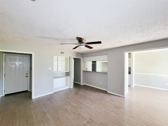 Foto del edificio - 13611 Ravensway Dr