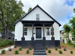 Building Photo - 2230 Lyon St