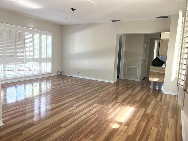 Building Photo - 9920 Collins Ave