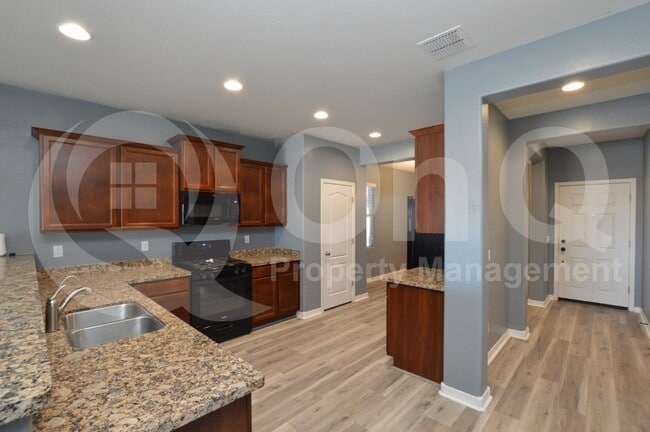 Foto del edificio - 20481 N Grantham Rd