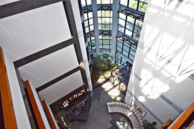 Building Photo - 100 Great Neck Rd