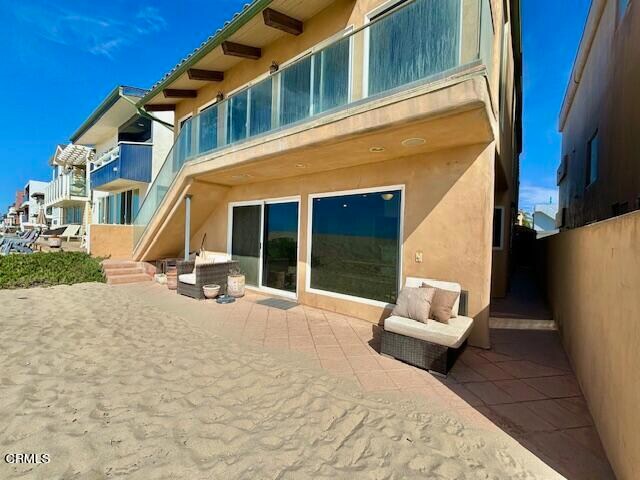 Building Photo - 3633 Ocean Dr