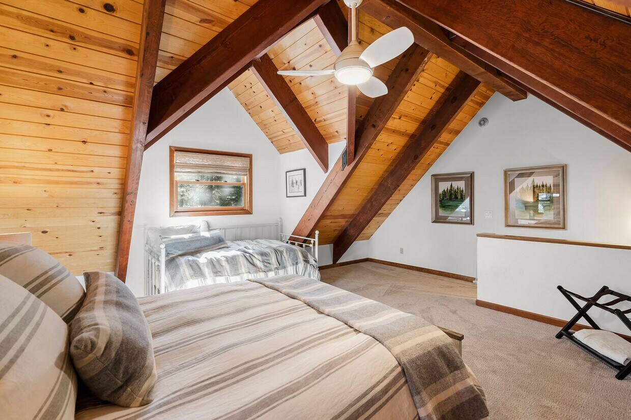 Primary Photo - 1094 Tiller - Beautiful Mill Creek Home