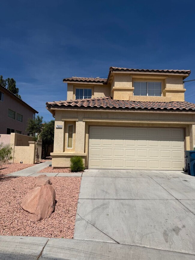 Building Photo - 7600 Vista Hills Dr