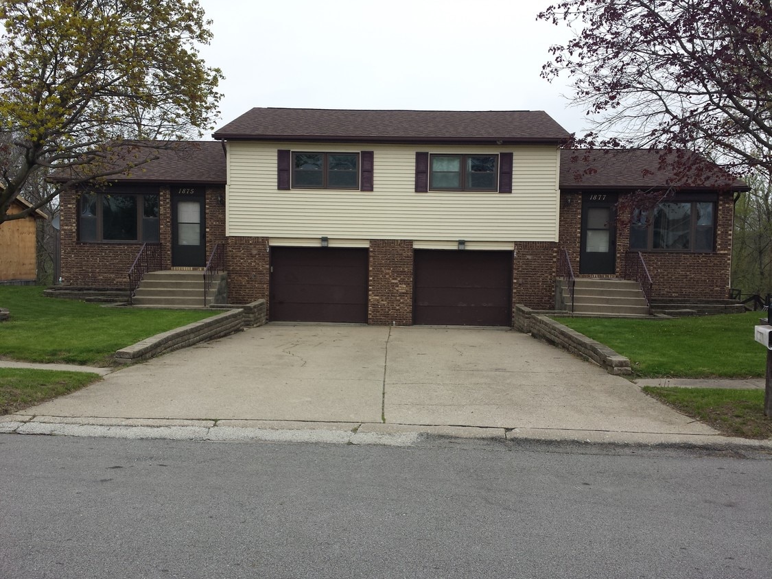 1875 Adams St, Portage, IN 46368 Townhome Rentals in Portage IN