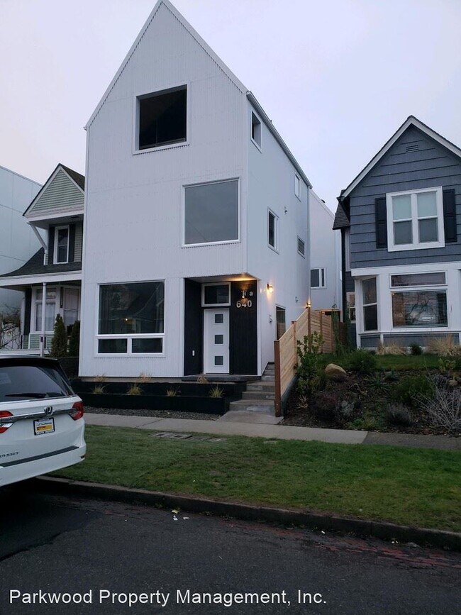 Building Photo - 640 N Prospect St