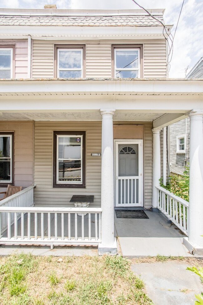 Building Photo - Updated Church Hill Home Move In Ready Aug...