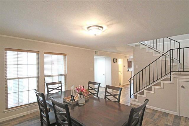 Building Photo - 2053 Fleur De Lis Ct