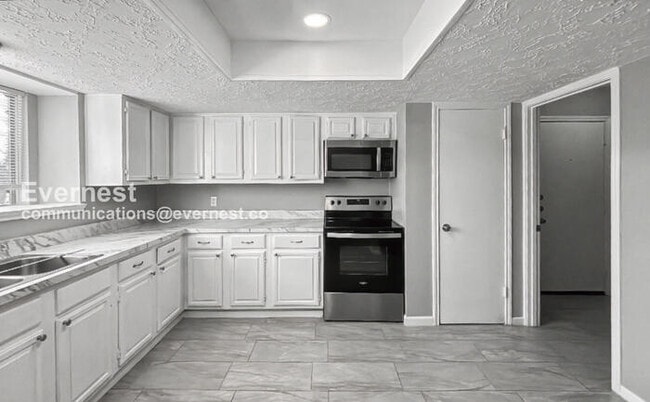 Foto del edificio - 4034 Cypressdale Dr