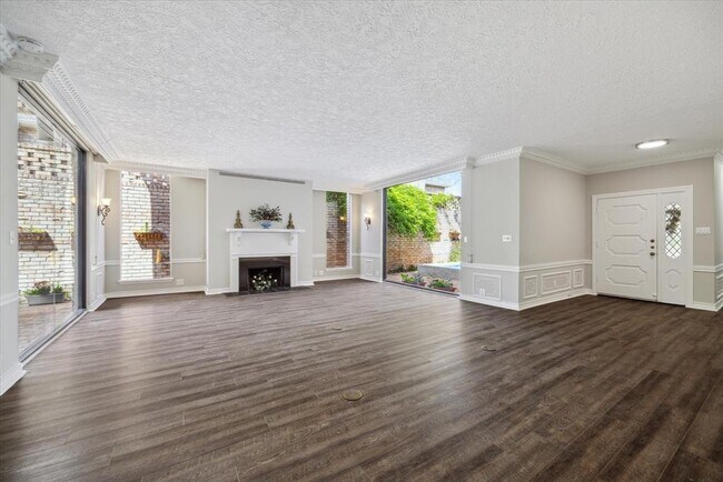 Foto del edificio - 6101 Valley Forge Dr