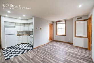 Building Photo - 734 S 9th St