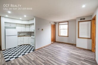 Building Photo - 734 S 9th St