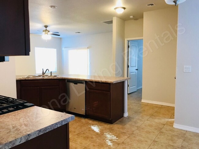 Building Photo - CHARMING TWO BEDROOM