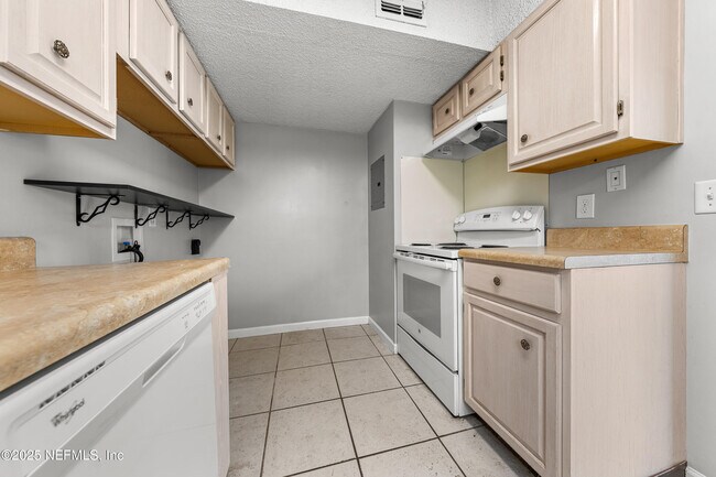 Foto del edificio - 303 Kettering Terrace