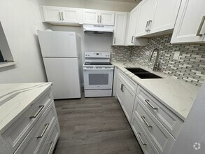 Building Photo - 140 Bedford F