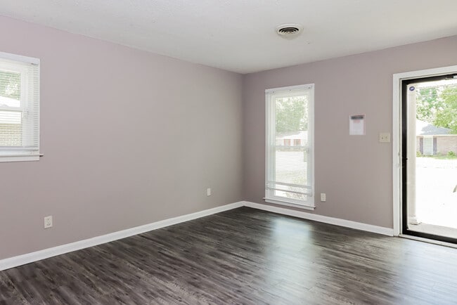 Building Photo - 353 Kroy Dr