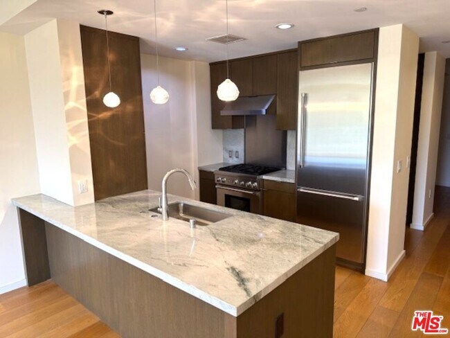 Foto del edificio - 1705 Ocean Ave