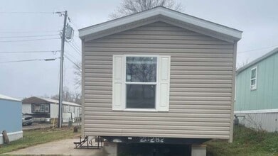 Building Photo - 22 Eastview Dr