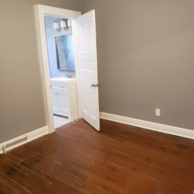 Building Photo - 8417 Cohn St