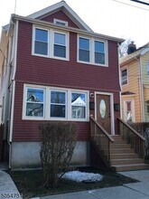 Building Photo - 3 William St