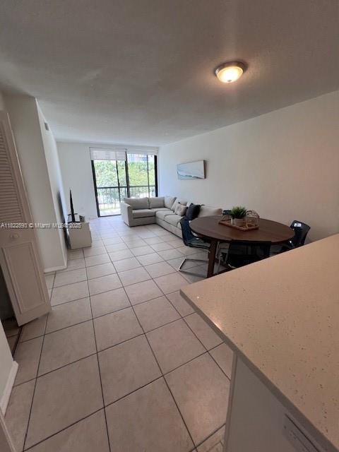 Foto del edificio - 2345 NE 135th St