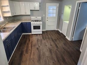 Building Photo - 1519 John St