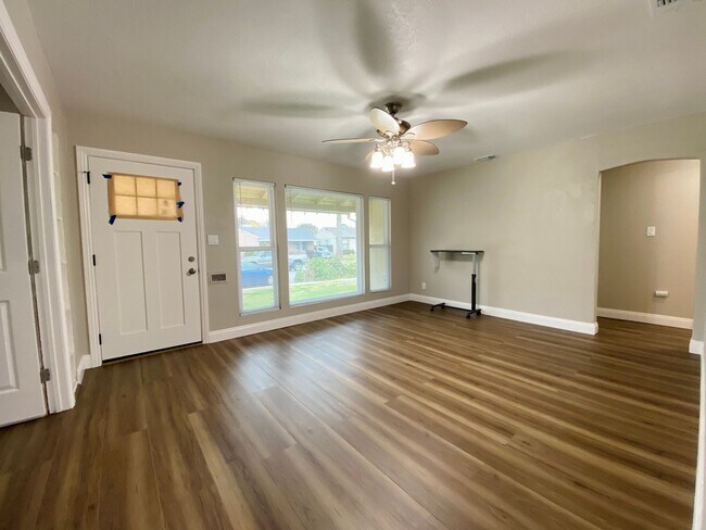 Foto del edificio - Lovely Remodeled Home