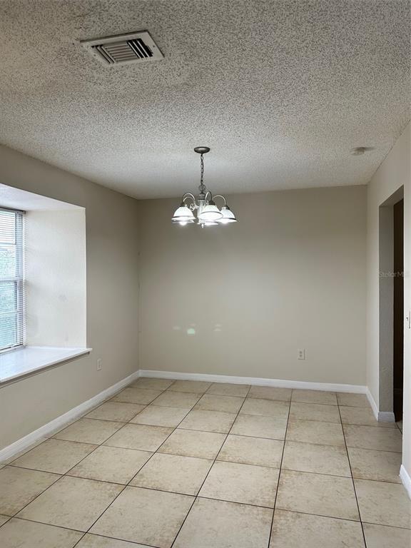 Building Photo - 4197 Versailles Dr