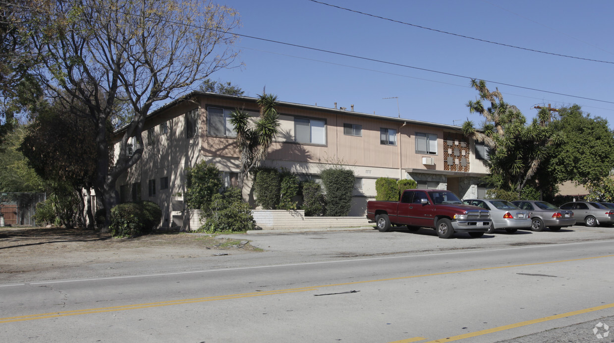 Primary Photo - 6245 Cahuenga Blvd