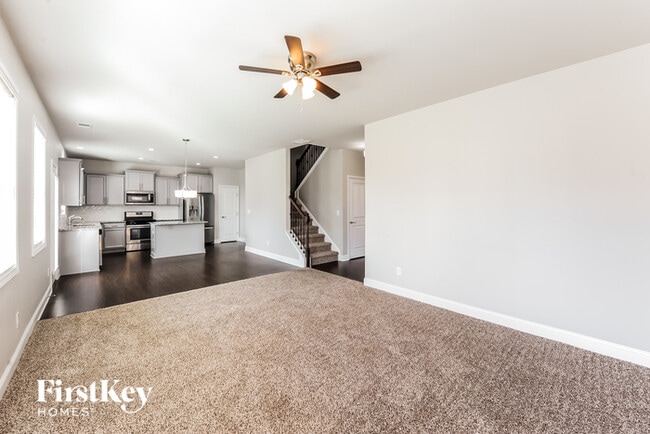 Building Photo - 2061 Chesley Dr