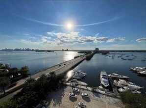 Building Photo - 7904 West Dr