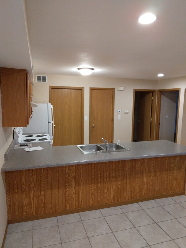 Building Photo - 931 Minns Dr