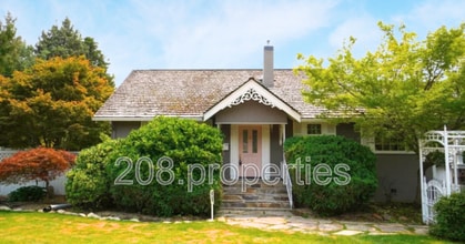 Building Photo - 2721 W Cassia St