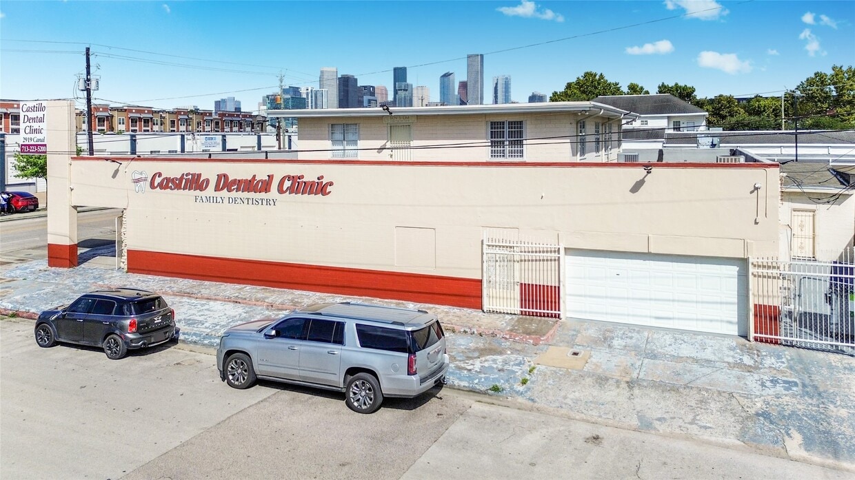 Primary Photo - 2919 Canal St