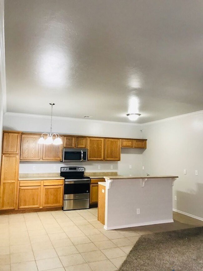Building Photo - Open House Wednesday, May 15th from 4:40 t...