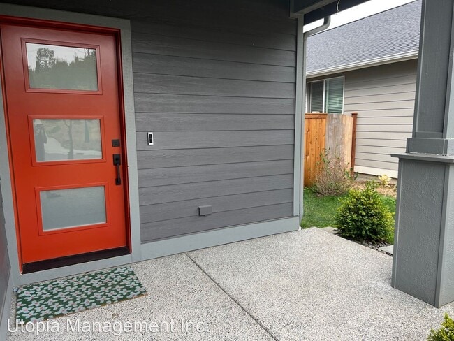 Building Photo - 3 br, 3 bath House - 395 Mystic Street