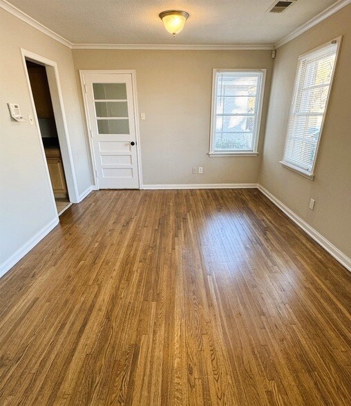 Foto del edificio - 1331 Colonial Rd