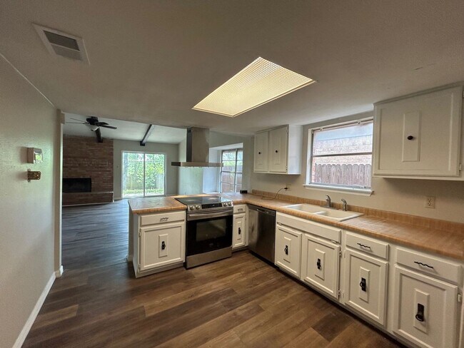 Foto del edificio - 3BED/2BATH Home for lease! Available Now in Live Oak!