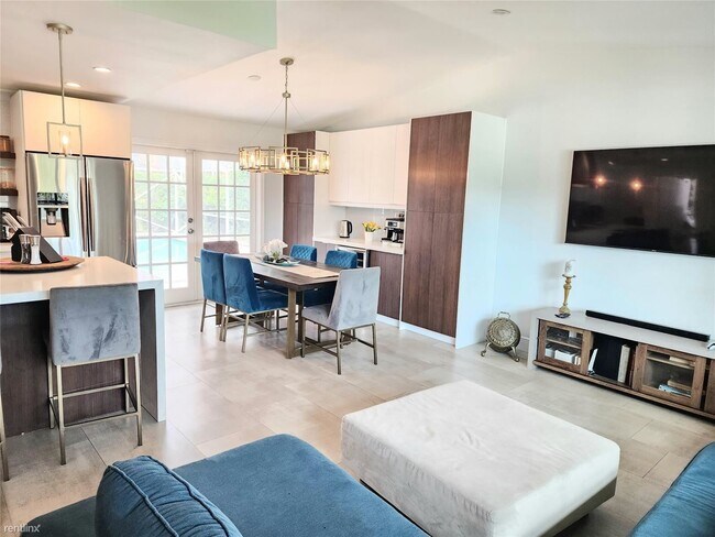 Foto del edificio - 3 br, 2 bath House - 2807 SW 13th Ct