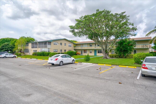 Building Photo - 110 Dorchester E