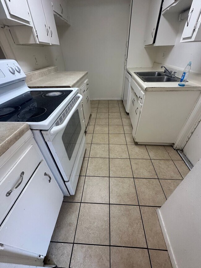 Building Photo - 4801 Belle Ter
