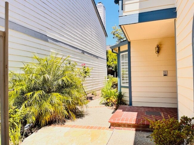 Building Photo - Charming 4BD/2.5BA, 2-Story Home in the Ne...