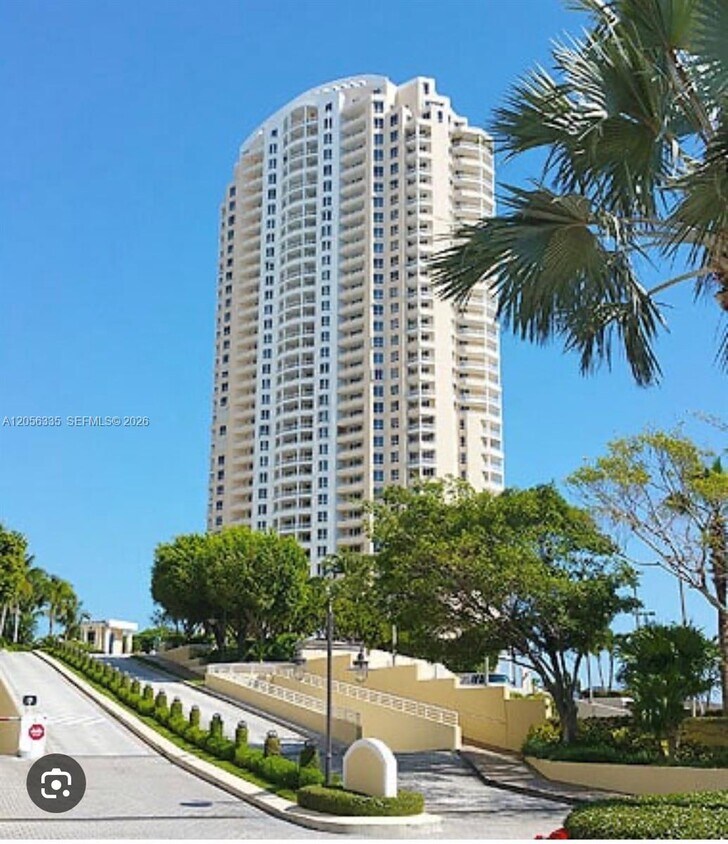 Foto del edificio - 808 Brickell Key Dr