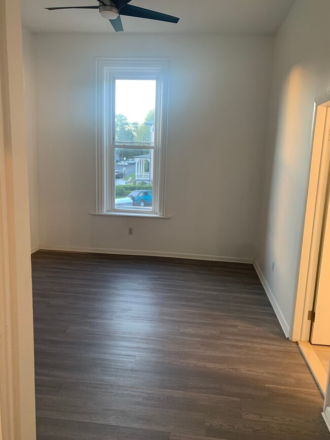 Bedroom - 140 N Canal St