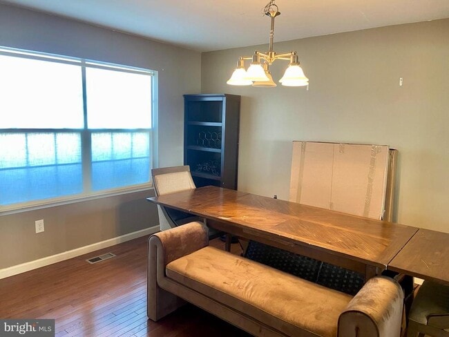 Foto del edificio - 27 E Imperial Dr