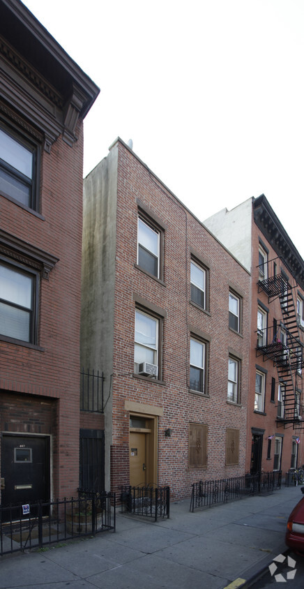 Foto del edificio - 469 Hicks St