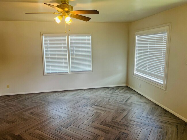 Foto del edificio - Newly remodeled home with 2nd kitchen in the basement